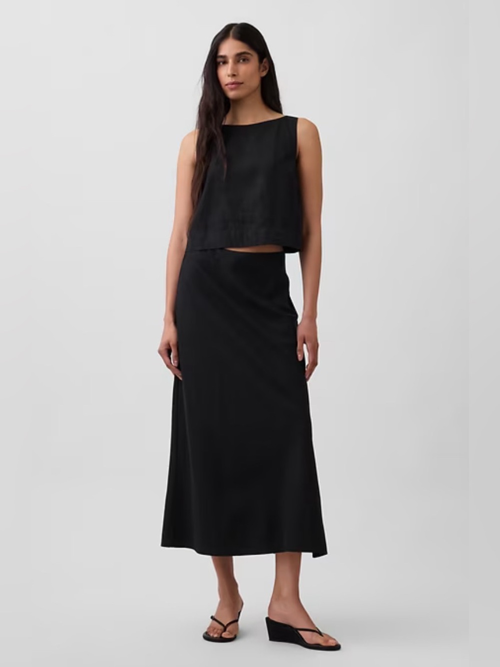 GAP Black Midi Slip Skirt with Clean Silhouette